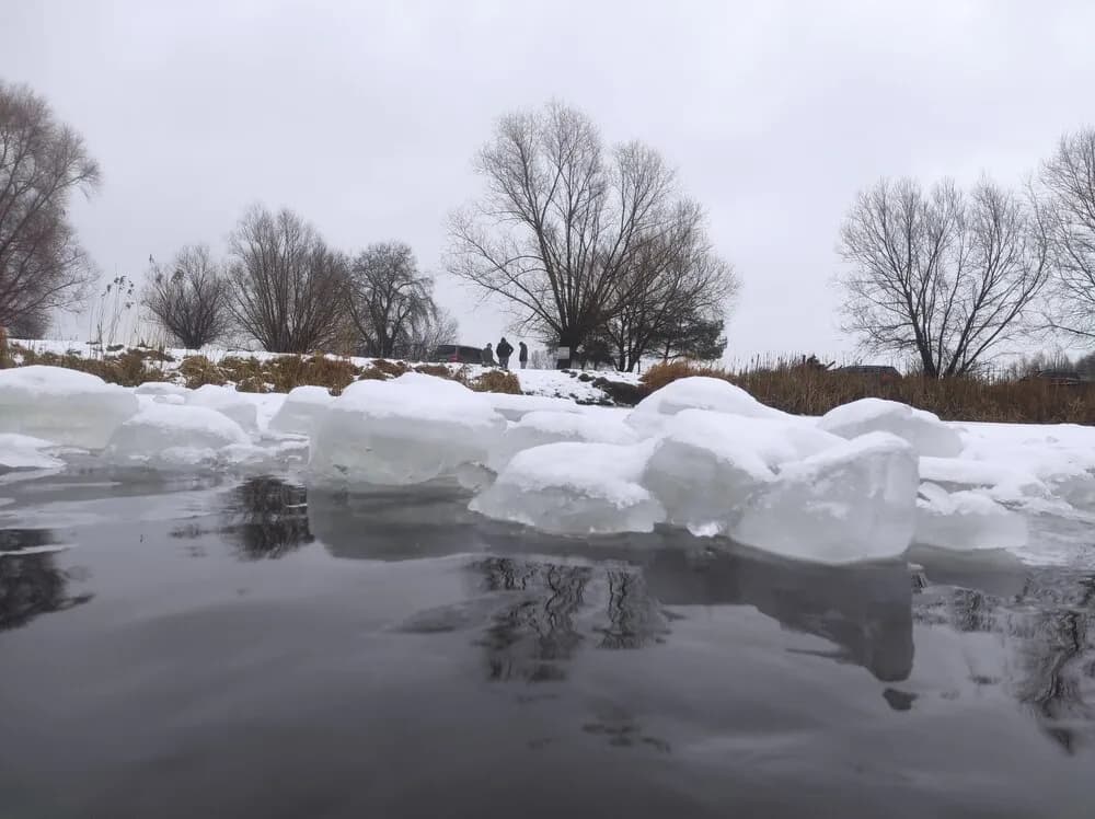Jezioro Dziekanowskie: atrakcje, zagrożenia i aktualne warunki