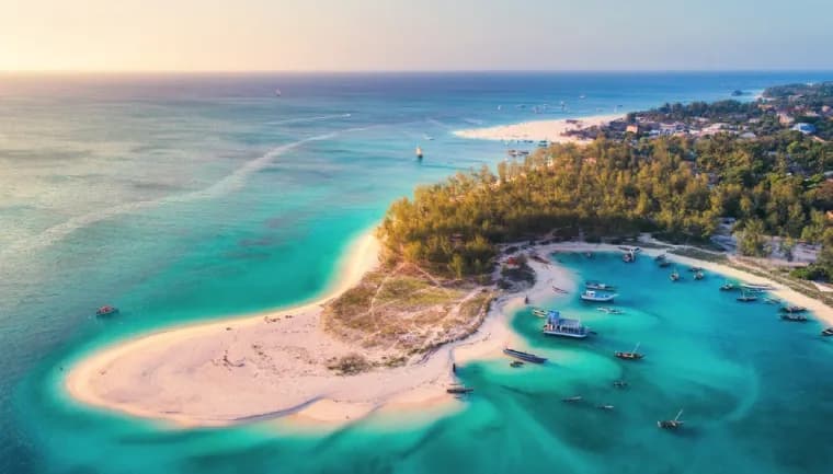 Kiedy najlepiej jechać na Zanzibar, aby uniknąć deszczu i tłumów?