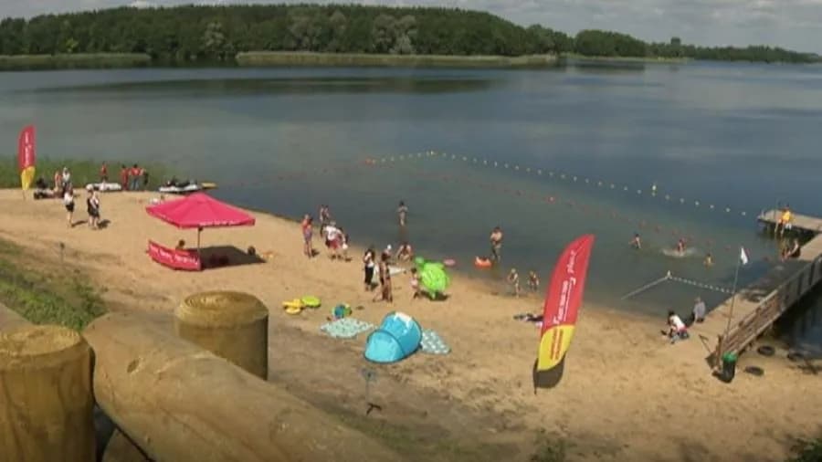 Plaża Orle nad Jeziorem Głuszyńskim - idealne miejsce na relaks z rodziną